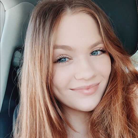 Meet your Posher, Leah - Picture 2 of 5